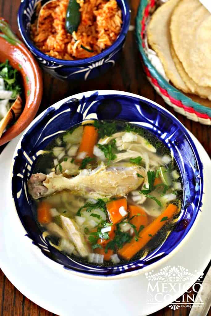 caldo de pollo receta mexicana